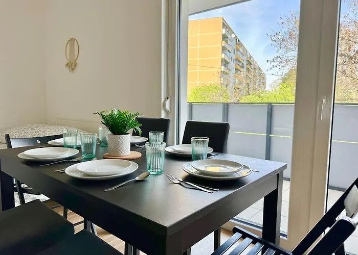 Modern Danube With Balcony & Free Parking