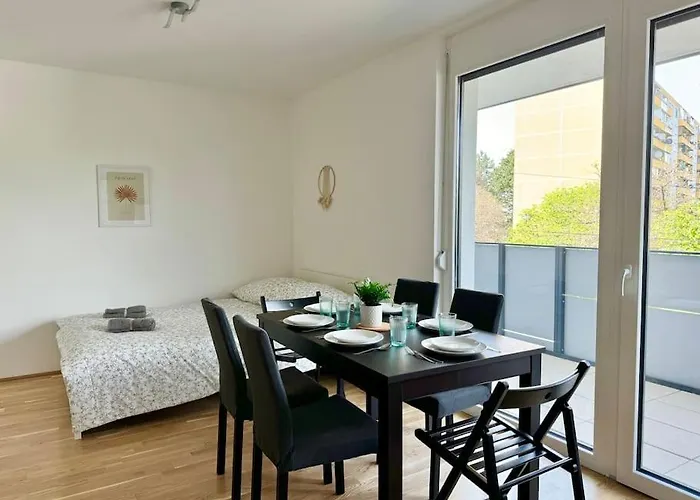 דירה Modern Danube With Balcony & Free Parking *