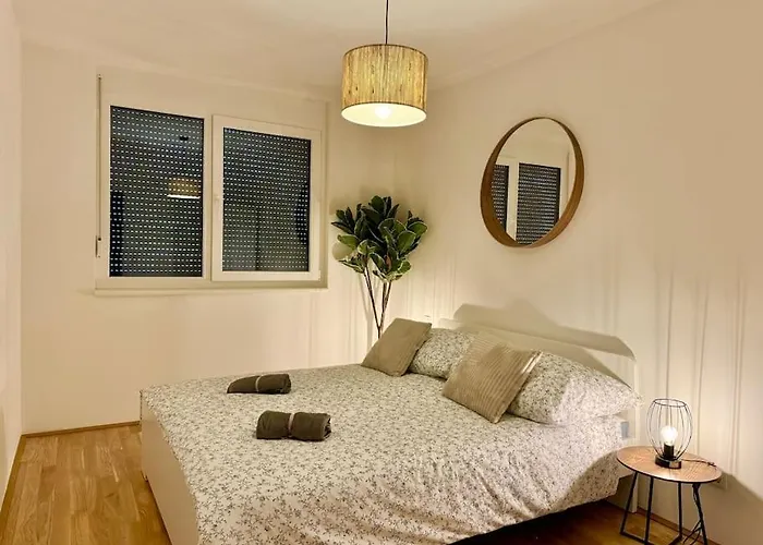 Modern Danube With Balcony & Free Parking וינה